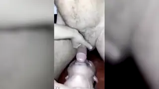 Amateur Gay Clip Shows Quick Oral Moment