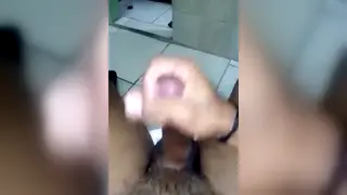 Amateur Stud Finishes with a Strong Cumshot