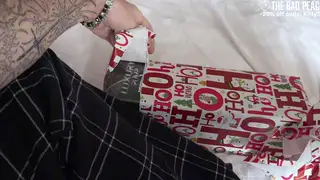 Stepsister Caught Stepbrother Jerking and Turns It Into a Creampie