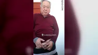 Mature Asian Man Reaches Climax on Webcam