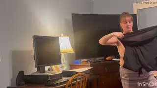 Indian MILF Delivers Sloppy Deepthroat Finish