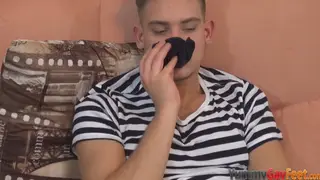 Muscular Hunk Worships Own Feet While Stroking To Climax