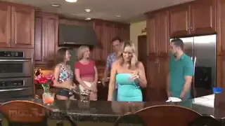 Stepmom Takes a Deep Throat Before a Squirting Finish
