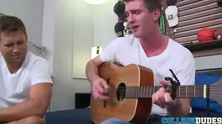 Muscular Hunk Delivers Deep Blowjob Before Hard Anal Ride