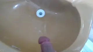Amateur Guy Works His Length to a Sticky Finish