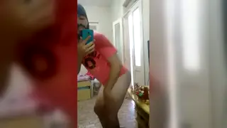 Amateur Mirror Clip Captures Quick Wank