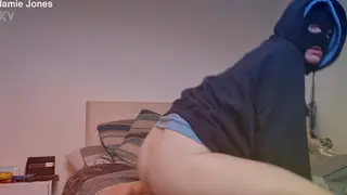 Amateur Shows Off Round Cheeks While Stroking