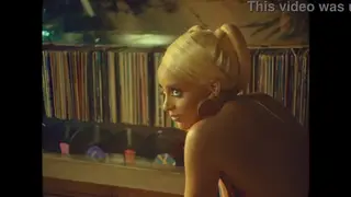 Ebony Beauty Sways in a Sultry Dance Tease