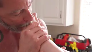 Teen Services Handyman With Feet and Mouth Until He Spills