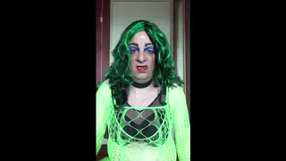 Crossdresser Invites Anal Meetup on Live Stream