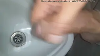 Solo Guy Enjoys Quick Morning Masturbation Session