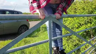 Blonde Wets Her Jeans Deliberately in Public