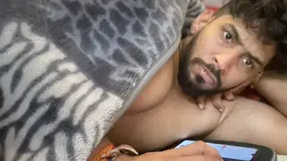 Muscular Indian Daddy Delivers Oil Massage and Handjob on Webcam
