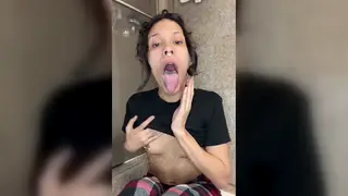Brunette Latina Teases Solo on Morning Webcam