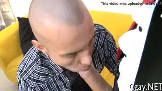 Amateur Gay Performer Shows Off in Solo Session