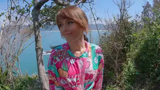 Stranger Fucks Amateur Outdoors Until She Squirts and Creampies