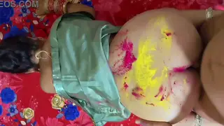 Indian Bhabhi Celebrates Holi With Intimate Devar Encounter
