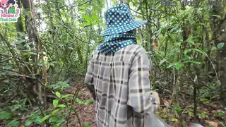Petite Thai Girlfriend Pisses Outdoors Then Gets Eaten
