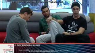 Spanish Twitch Shows Off His Bulge on Camera