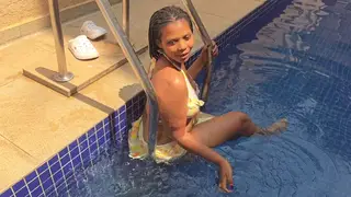 MILF Masturbates Poolside Under the Sun