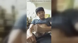 Muscular Asian Hunk Shows Off His Handjob Skills