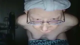 Experienced Woman Shows Her Solo Skills