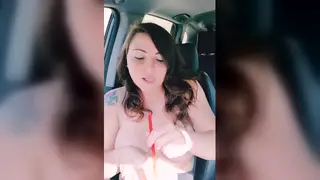 Busty Woman Flashes Her Tits During a Parking Lot Lunch