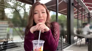 Japanese Cosplayer Shows Off Curves in Pole Dance