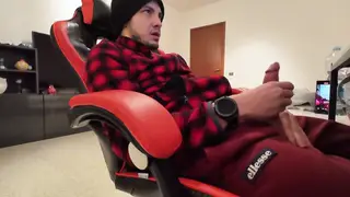 Muscular European Daddy Strokes to Cumshot on Webcam