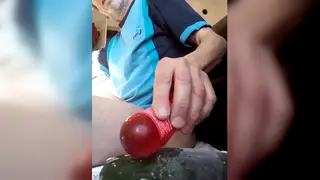 Solo Performer Opens Up Wide in Close-Up