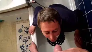 Amateur Enjoys Golden Shower in Wet Session