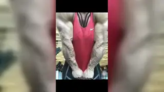 Muscular BBW Shows Off Impressive Gym Physique