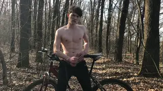 European Teen Tourist Gives Blowjob on Holiday