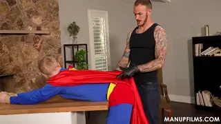 Muscular Hunk Enjoys Rimming And Handjob Session