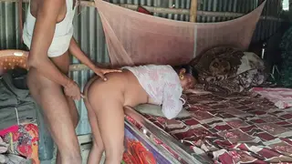 Indian Bhabhi in Cheerleader Uniform Takes Anal and Handjob