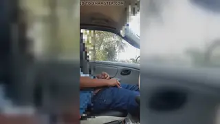 Indian Guy Strokes Huge Cock in Car Before Public Facial