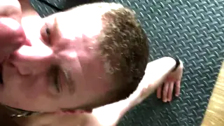 Amateur Deepthroat Leads to Messy Facial Finish
