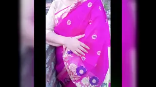 Indian Housewife in Lingerie Gives a Blowjob in the Bedroom