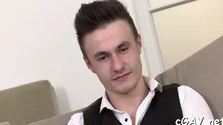 Amateur Homo Flexes and Strokes for the Lens