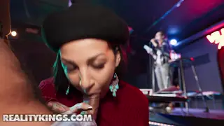 Petite Poet Gets Sneaky Outdoor Creampie At Slam