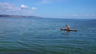 Mature MILF Enjoys a Quick Fuck on a Kayak Outdoors