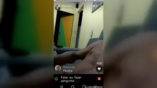 Amateur Performer Strokes Live on Cam for Viewers