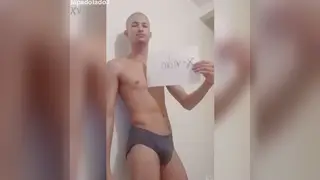 Amateur Guy Films Quick Verification Selfie for Gay Site