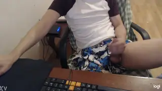 Big Dick Amateur Jerks Off To Explosive Finish