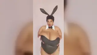 Voluptuous Ebony MILF Flaunts Massive Natural Assets Solo
