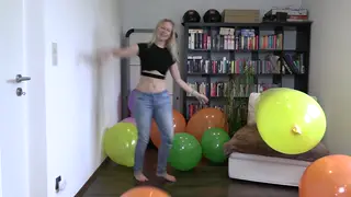 Voluptuous Blonde Teases Her Giant Curves Solo
