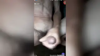 Amateur Guy Strokes Himself to Release in a Lo-Fi Clip