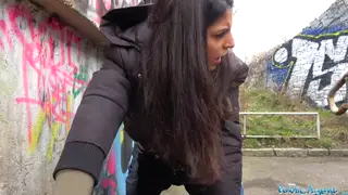 Stranger Picks Up Babe for Outdoor Creampie