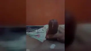 Mature Brazilian Daddy Releases a Thick Load