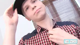Blonde Twink Strokes to Explosive Finish on Abs